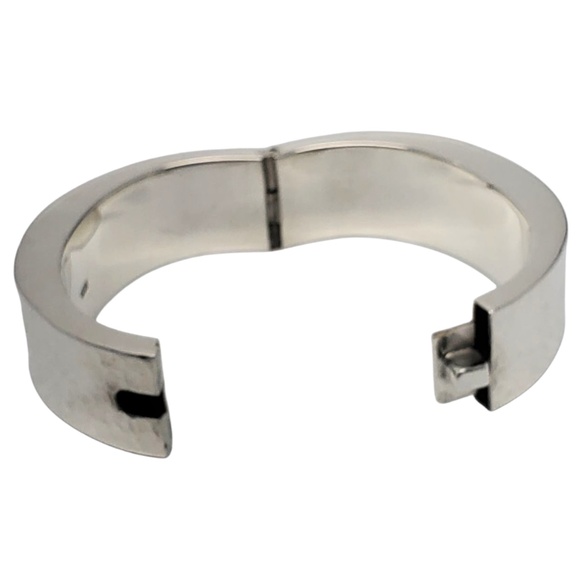 Sterling Silver Hammered Wide Oval Bangle Bracelet #21220 - Picture 11 of 13